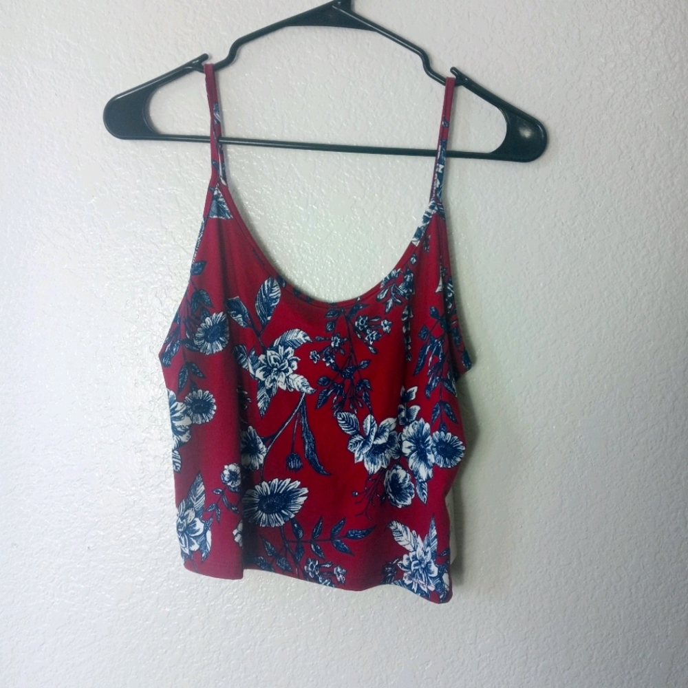 5 for $25 ❤ NWT Burgundy and floral crop top! XL.
